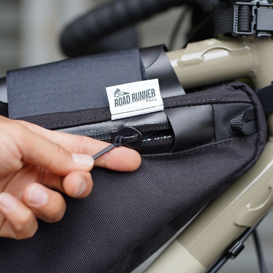 ROAD RUNNER Wedge Half Frame Bike Bag