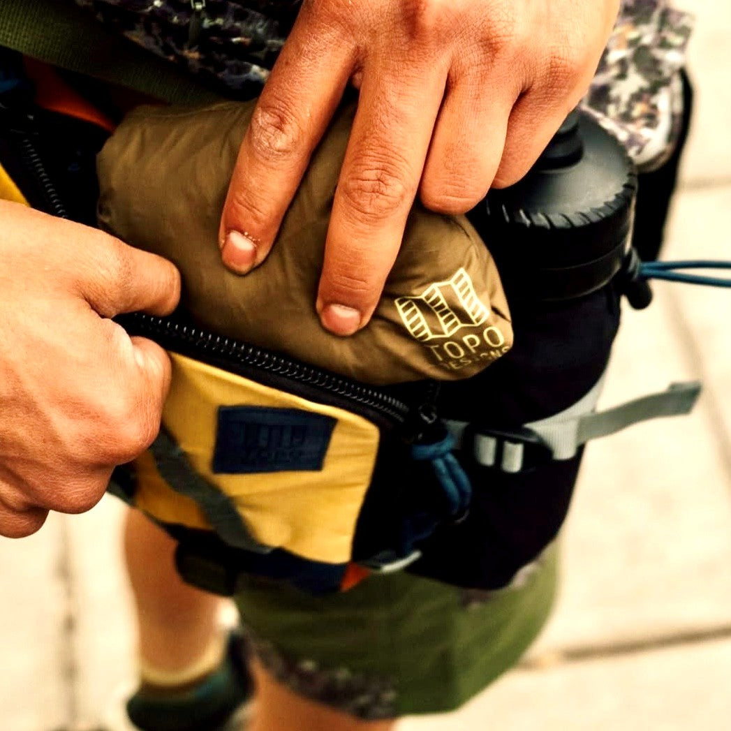 TOPO DESIGNS Mountain Hydro Hip Pack - Mustard / Clay