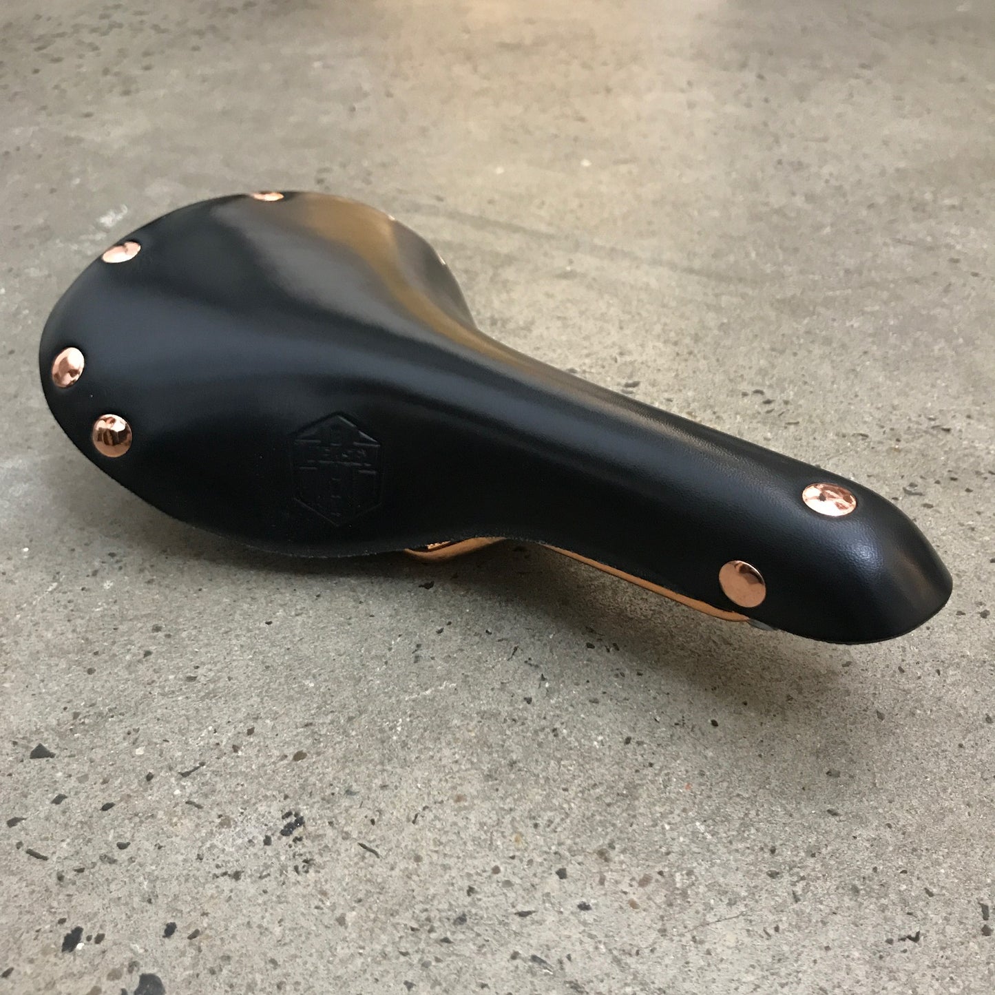 BROWN JERSEY - Jagger Leather Saddle - Black/Brass