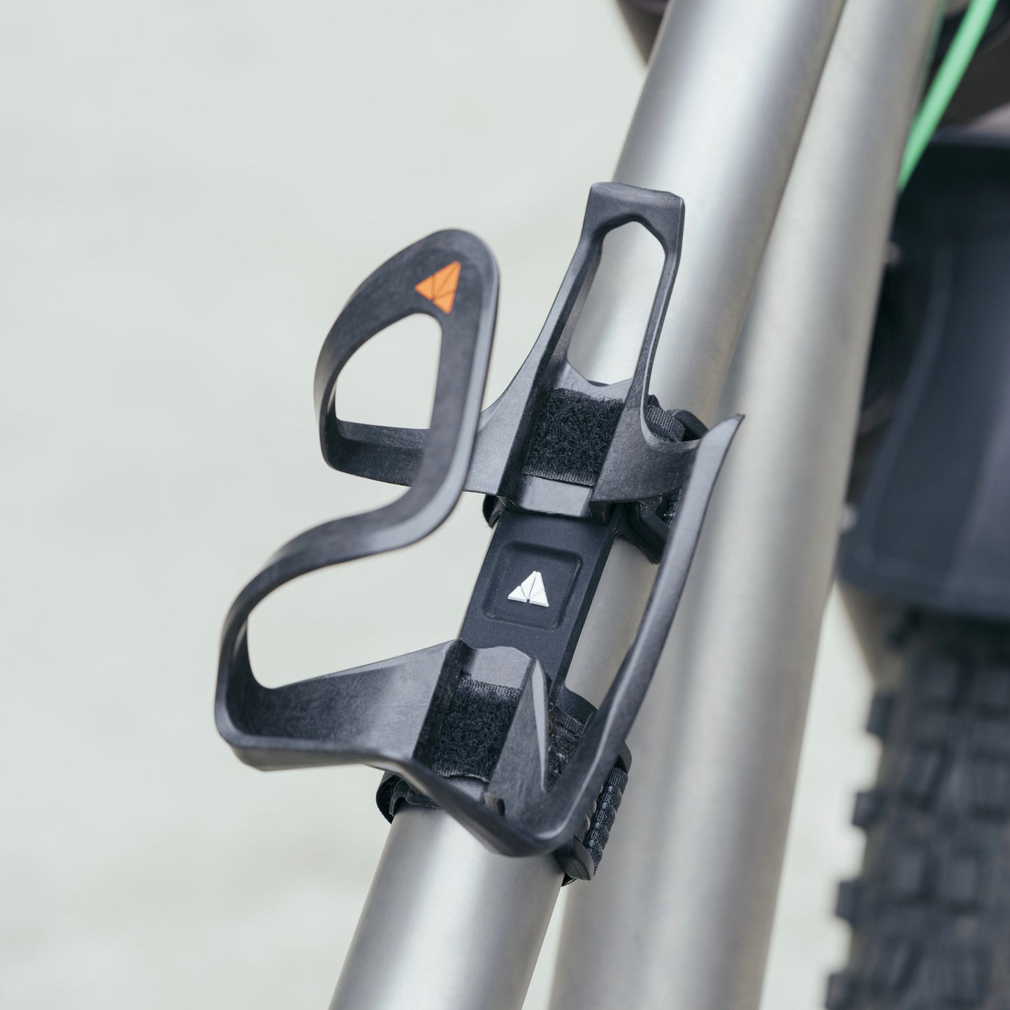 GRANITE Aux Carbon Bottle Cage with Strap Kit
