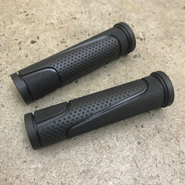 HANDLEBAR GRIPS - Black