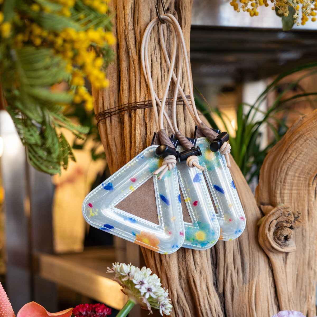 BLUE LUG Triangle Reflector - Sai Flower