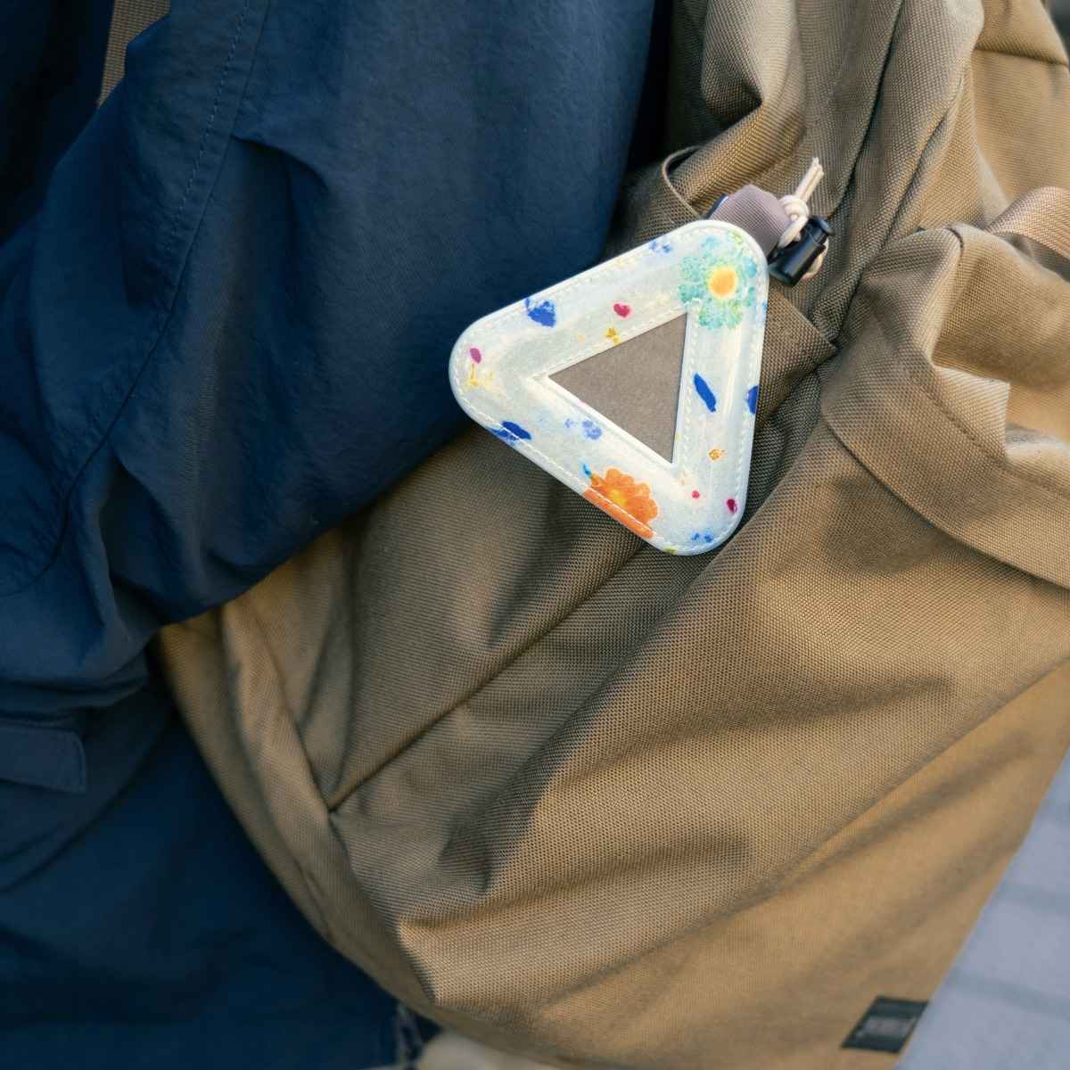 BLUE LUG Triangle Reflector - Sai Flower