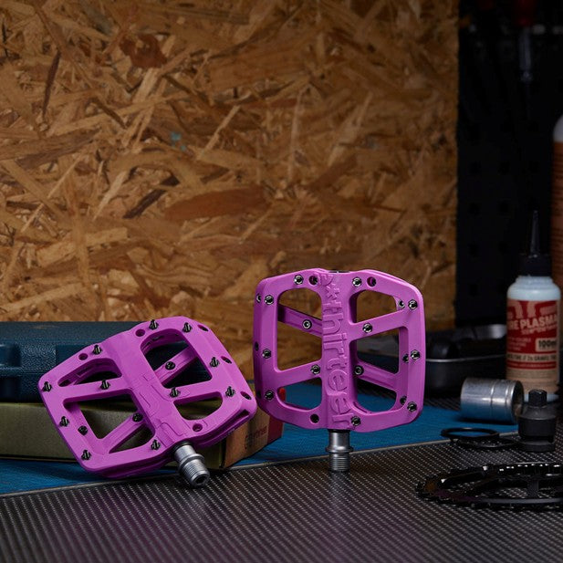 E*THIRTEEN Base Flat Pedal