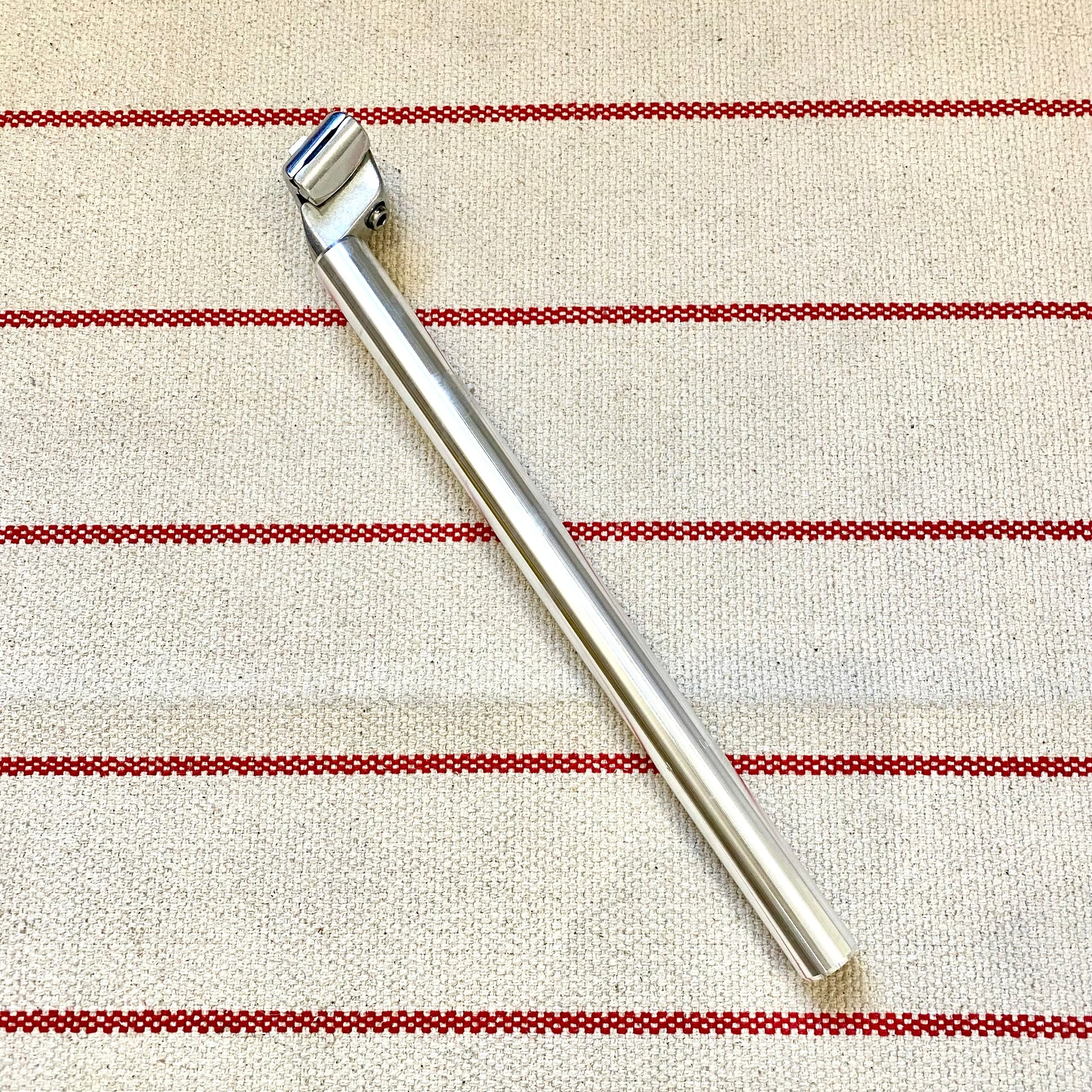 SEATPOST - 27.2mm - Silver 400mm