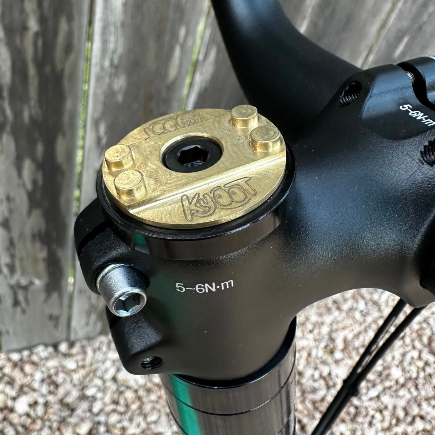 YELLOW BIRD THREAD WORKS Kyoot Brick Buddy Brass Stem Cap