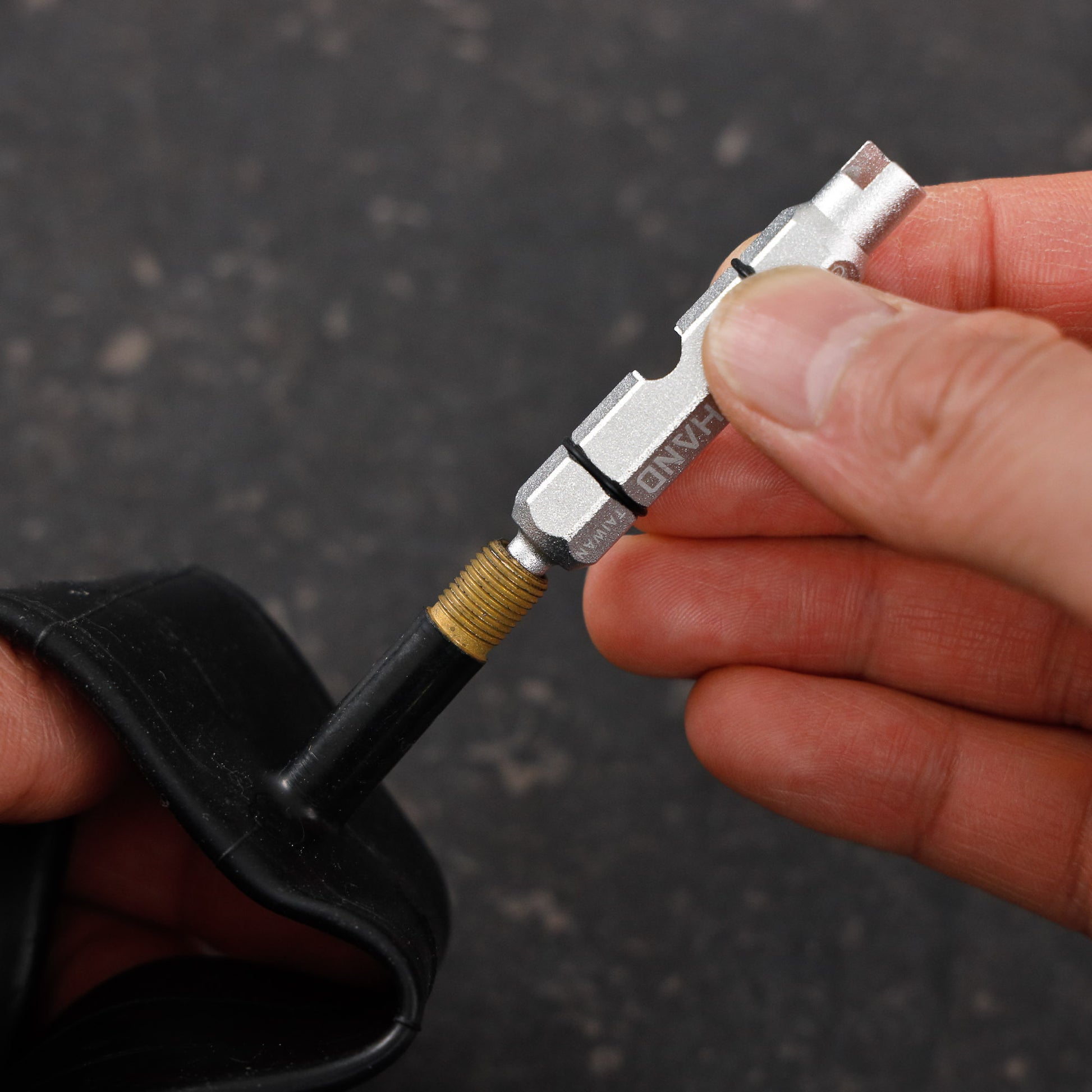 BIKEHAND Valve Wrench