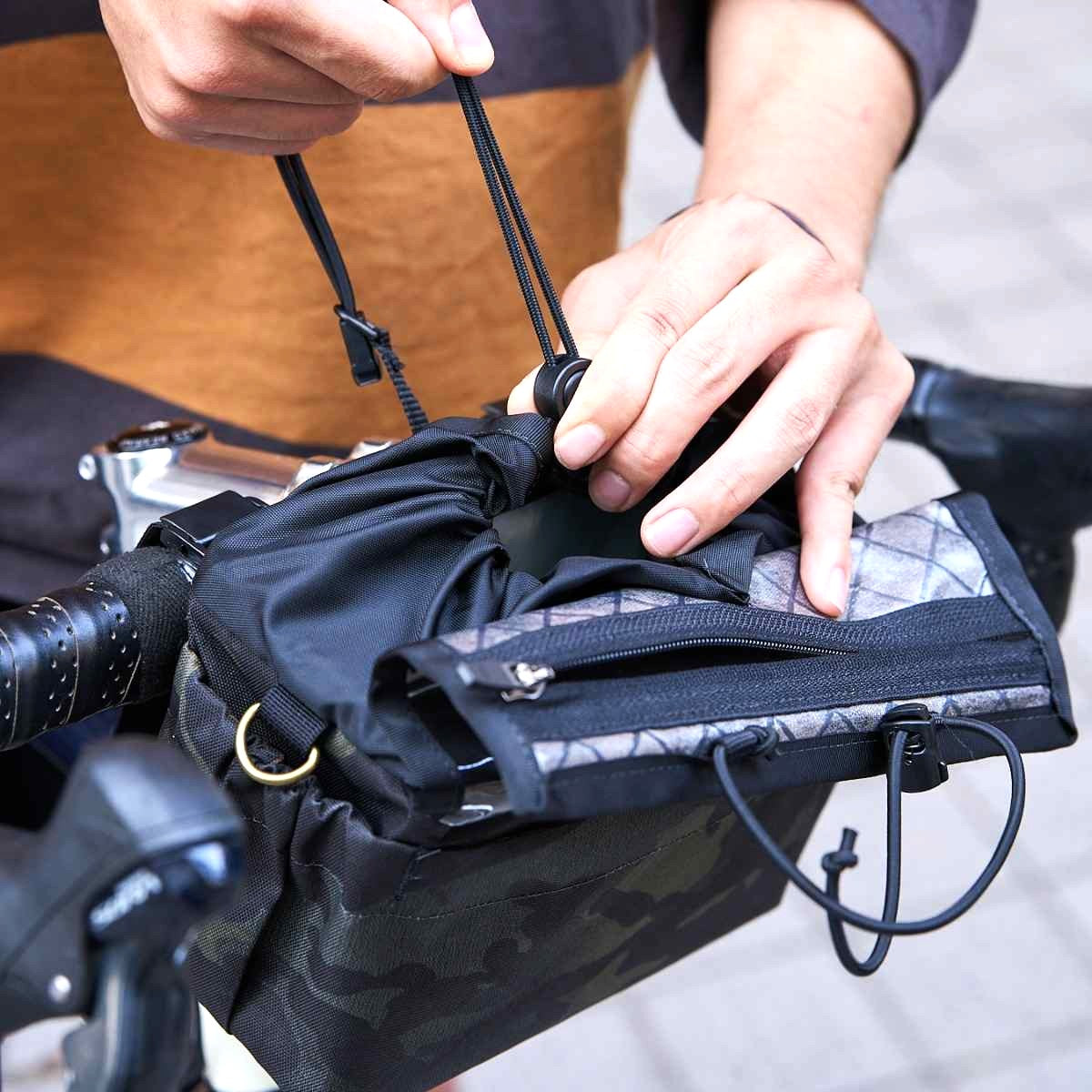 OUTER SHELL Drawcord Handlebar Bike Bag - Black