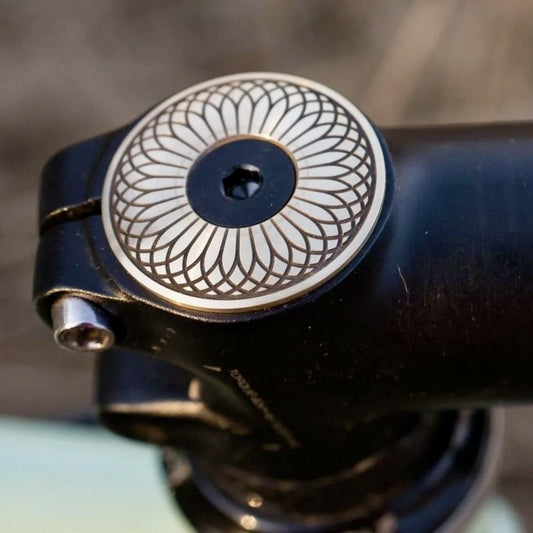 YELLOW BIRD THREAD WORKS Oxeye Brass Stem Cap