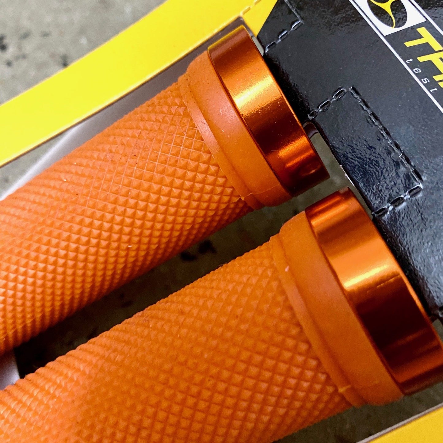 TRIGRAM Handlebar Grips