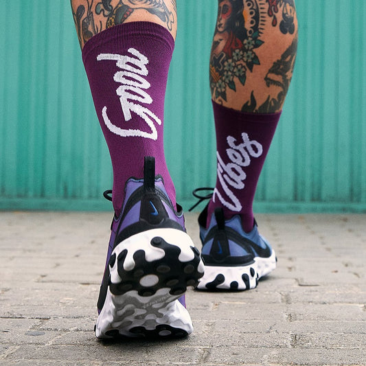 PACIFIC AND CO Cycling Socks - Good Vibes - Aubergine